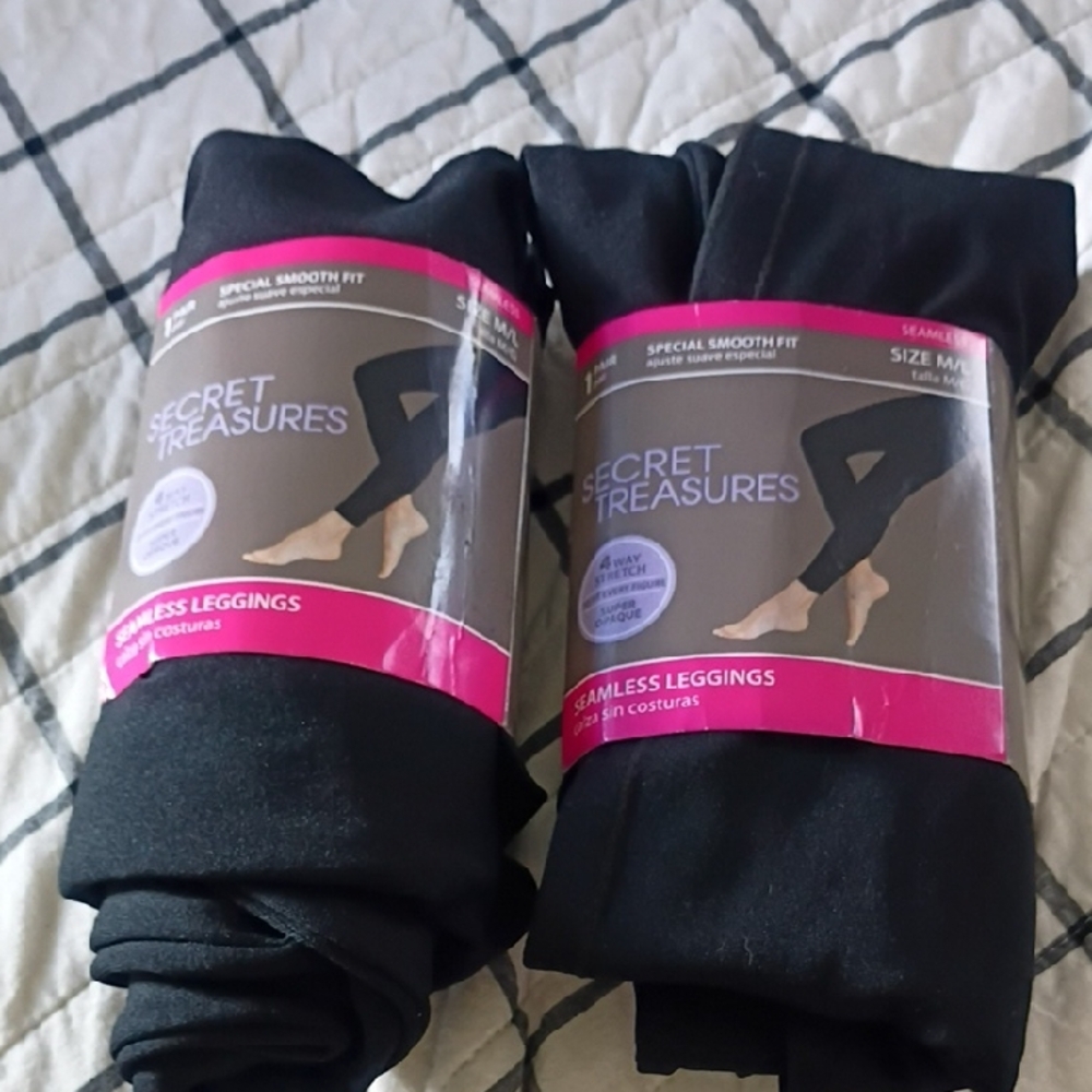 2 pair seamless leggings. size M/L, black